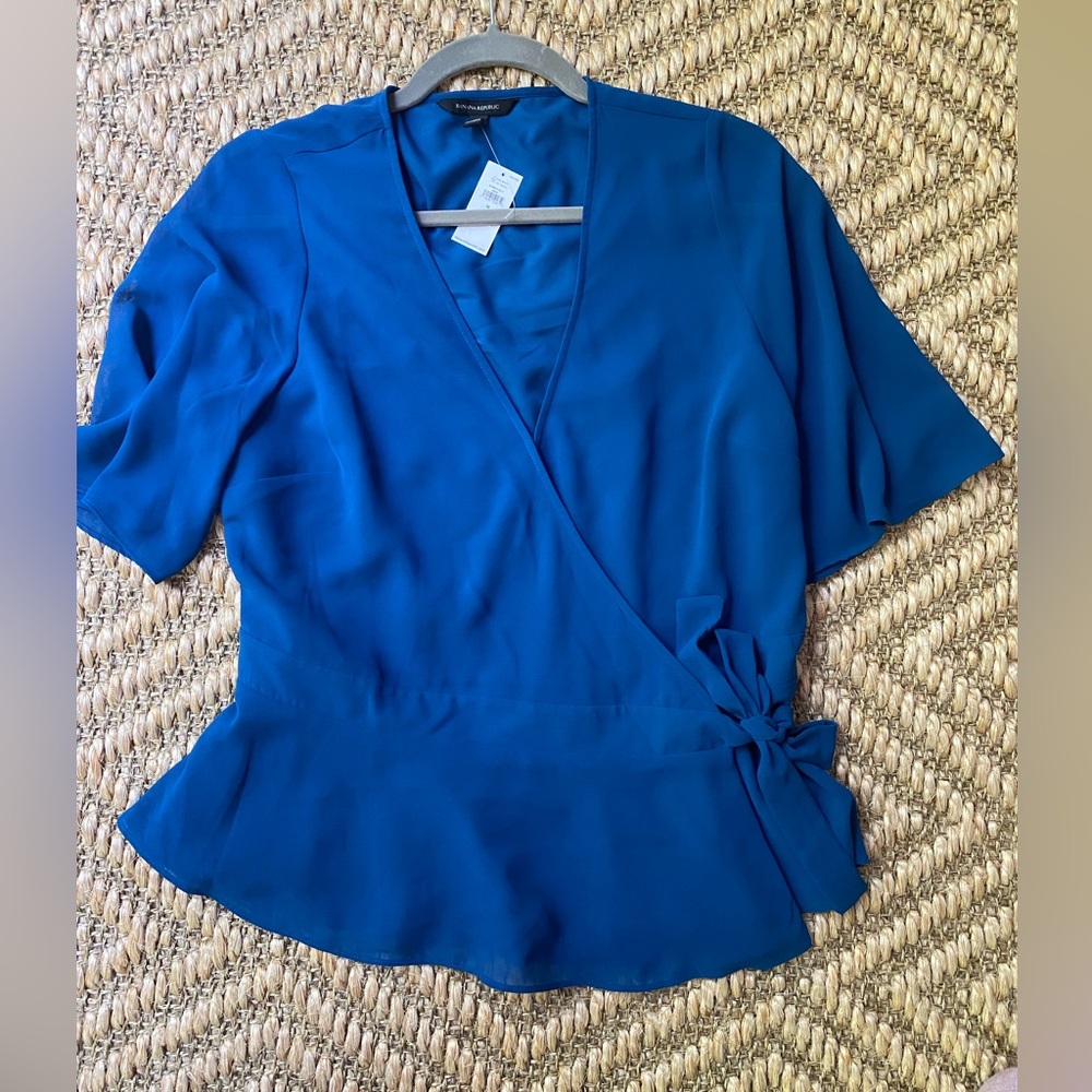 NWT BANANA REPUBLIC royal blue wrap top, size M